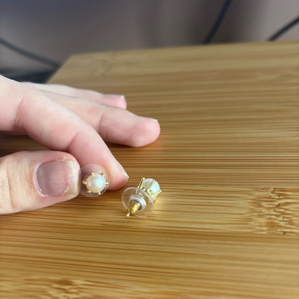 NWOT Kendra Scott Pearl Earrings